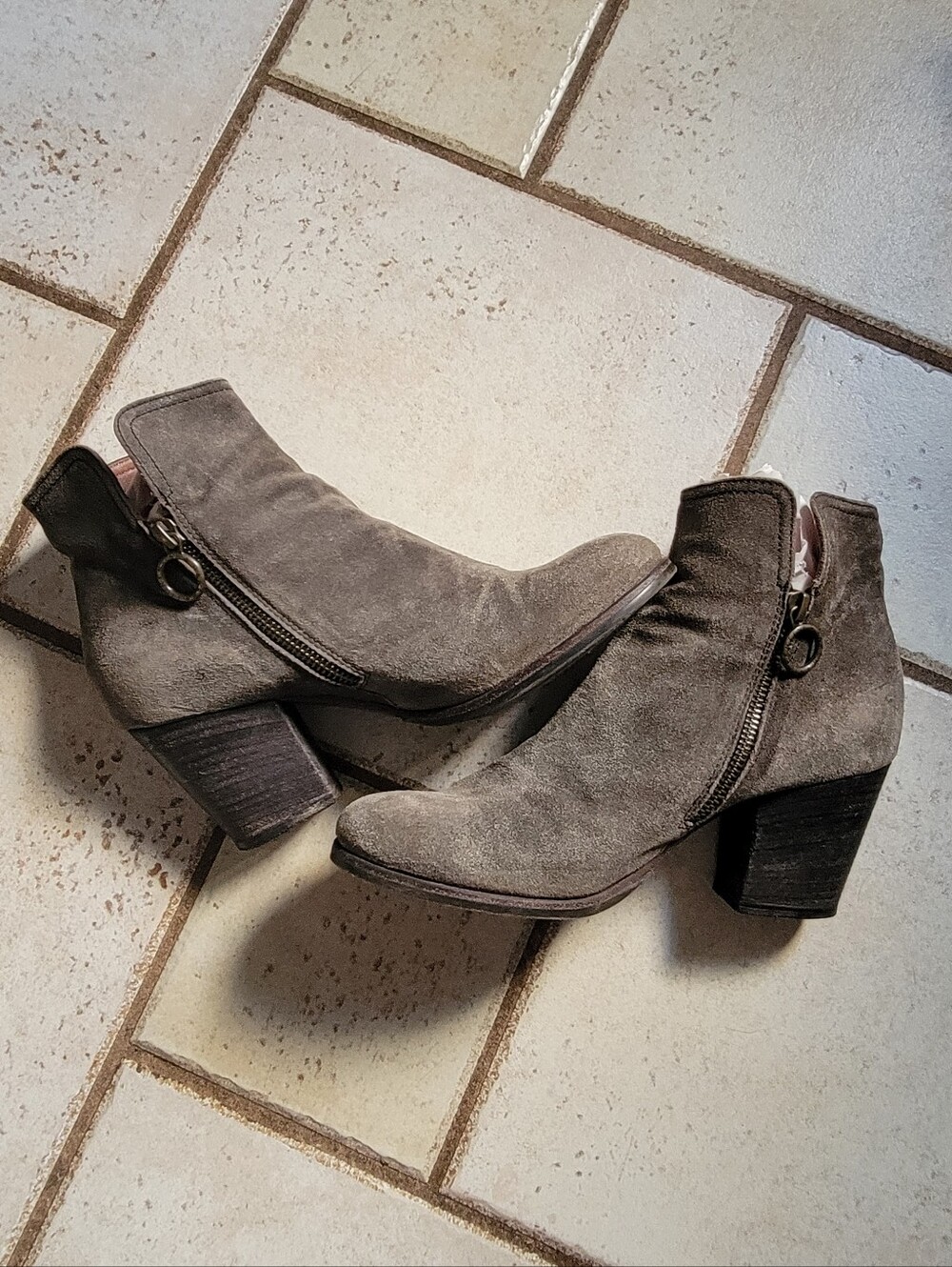 FIORENTINI + BAKER Suede Booties 38 1/2 7.5 US